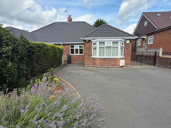 Dyas Road, Hollywood