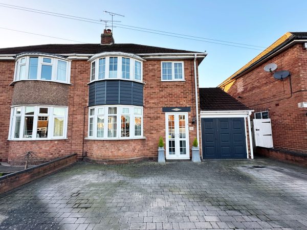 Douglas Road, Hollywood