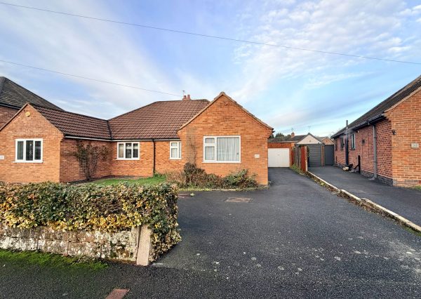 Dyas Road, Hollywood