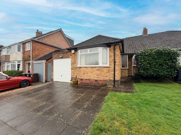 Heath Road, Hollywood